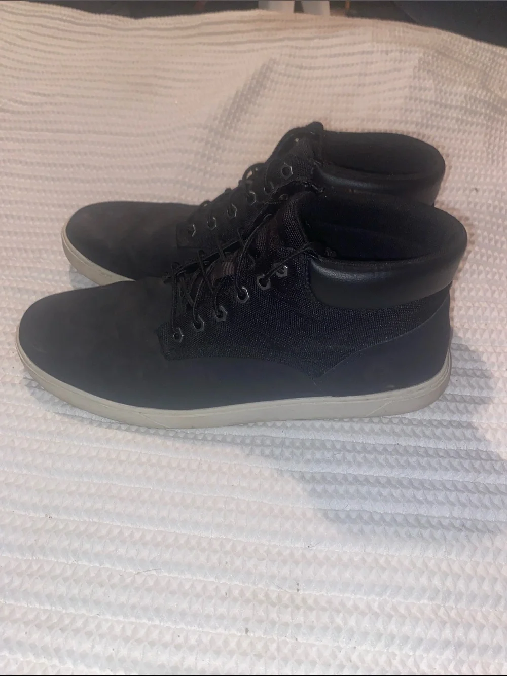 Timberland Black Chukka Boots with White Sole size 10.5 mens